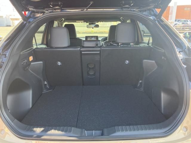 Toyota YARIS CROSS 2023-11 195805-7