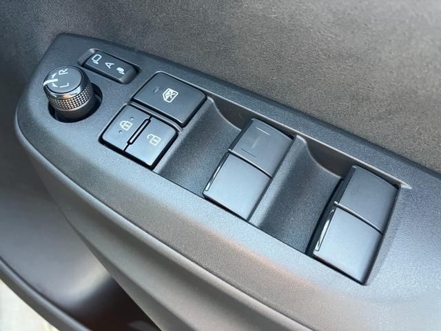 Toyota YARIS CROSS 2023-11 195805-23