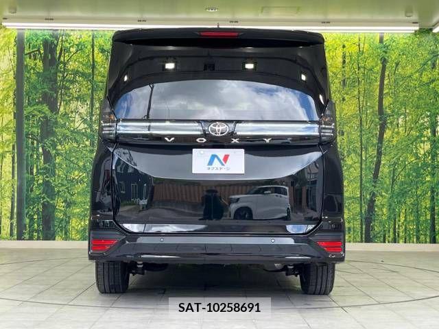 Toyota VOXY 2023-04 370519-16