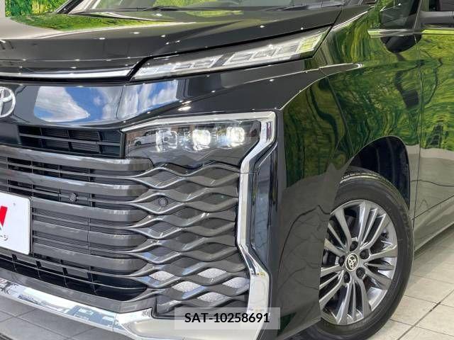 Toyota VOXY 2023-04 370519-13