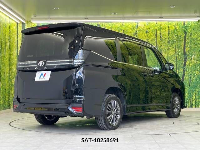 Toyota VOXY 2023-04 370519-18