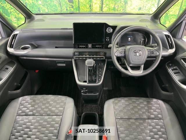 Toyota VOXY 2023-04 370519-1