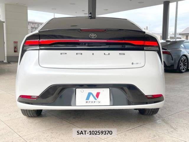 Toyota PRIUS 2023-09 333080-15