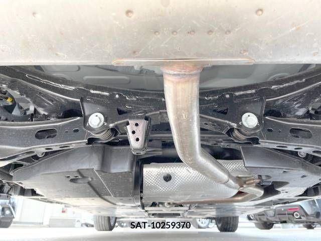 Toyota PRIUS 2023-09 333080-19