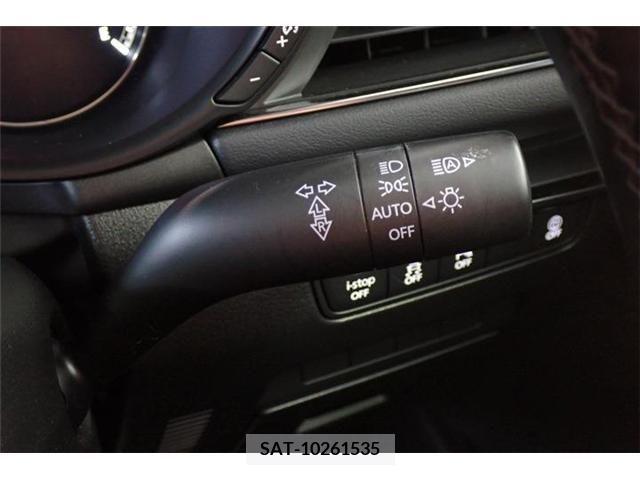 Mazda MAZDA3 2022-04 276403-18