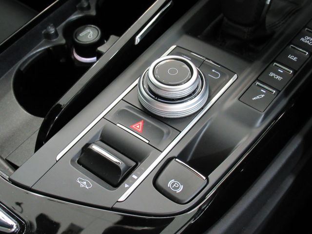 Maserati LEVANTE 2019-06 9706-15