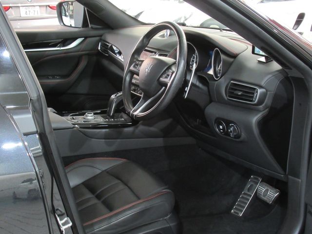 Maserati LEVANTE 2019-06 9706-3