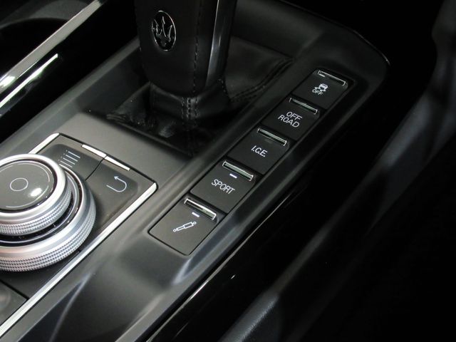 Maserati LEVANTE 2019-06 9706-14