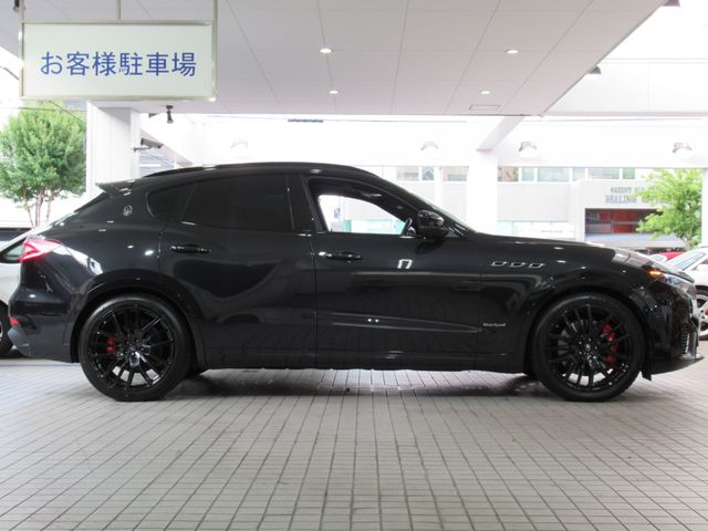 Maserati LEVANTE 2019-06 9706-20