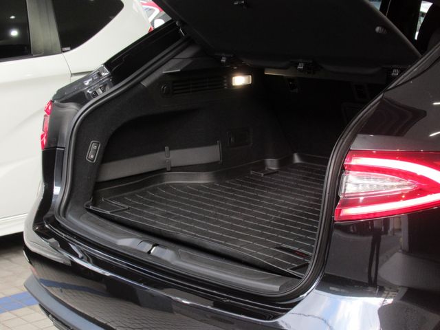 Maserati LEVANTE 2019-06 9706-24