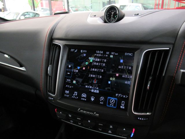 Maserati LEVANTE 2019-06 9706-10