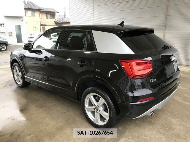 Audi Q2 2018-01 209427-7