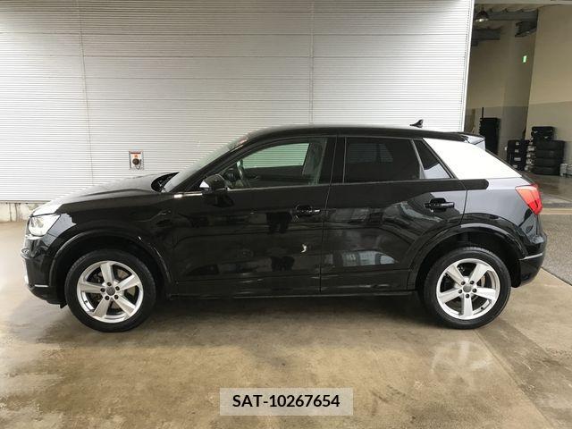 Audi Q2 2018-01 209427-8