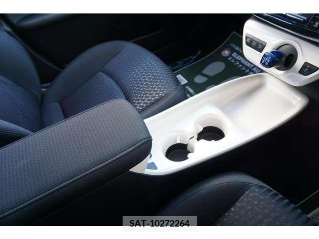 Toyota PRIUS 2016-09 322370-10
