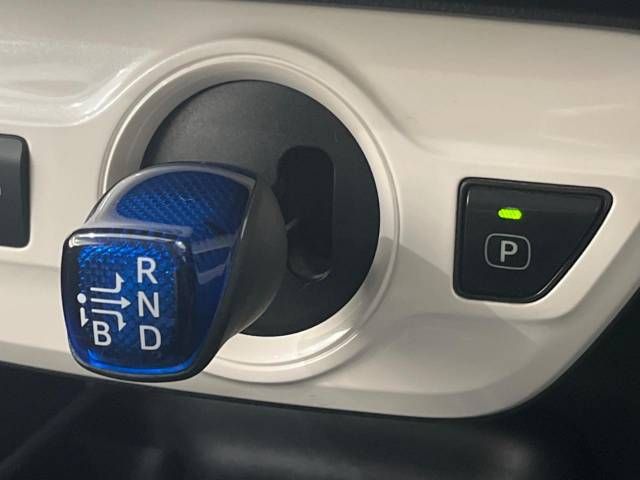Toyota PRIUS 2016-10 8808-19