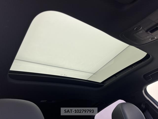Audi Q3 2021-11 395771-6