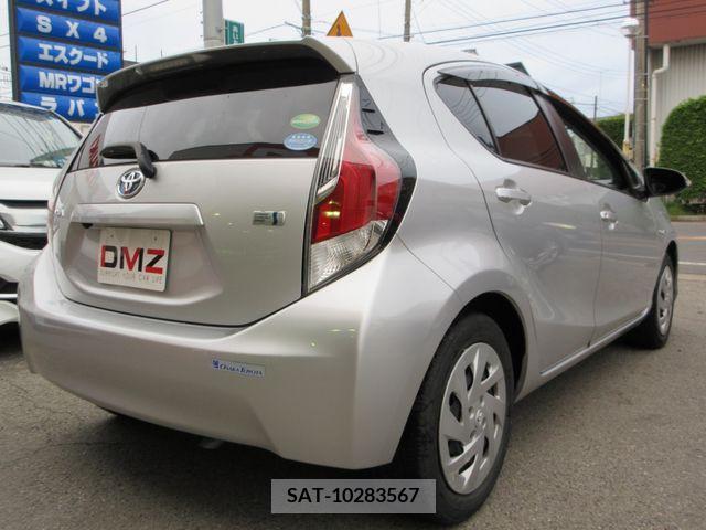 Toyota AQUA 2017-03 261108-5