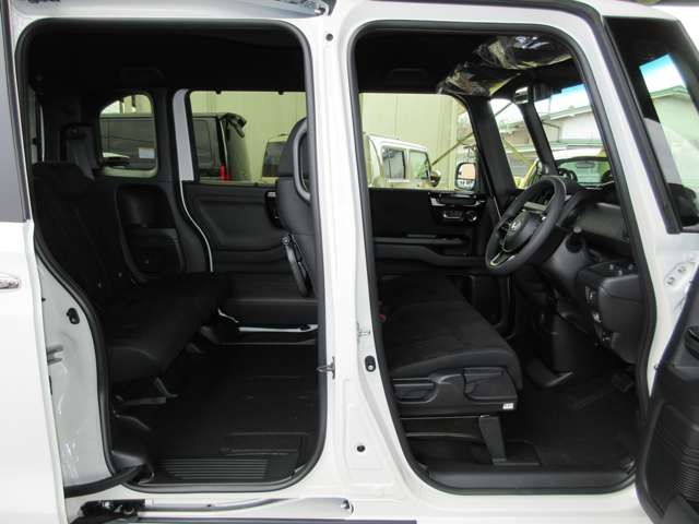Honda N BOX CUSTOM 2023-03 2808-9