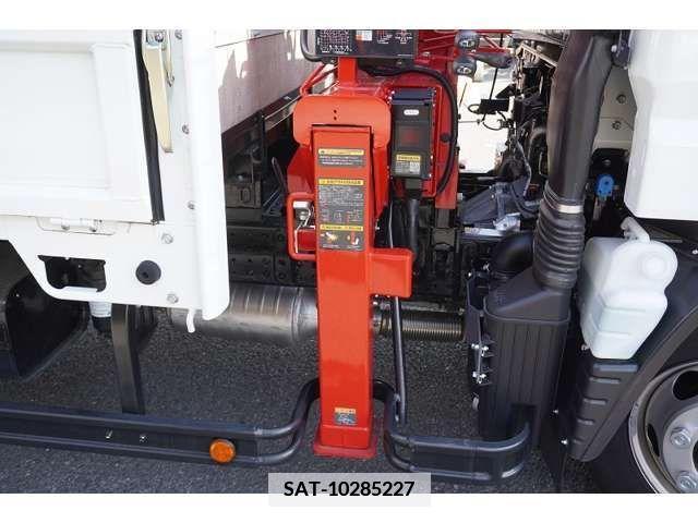 Mitsubishi CANTER 2023-08 348885-19