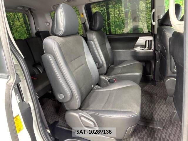Toyota VOXY 2013-09 321359-8