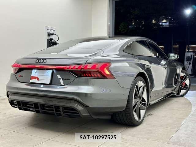 Audi E-TRON 2021-12 212949-1