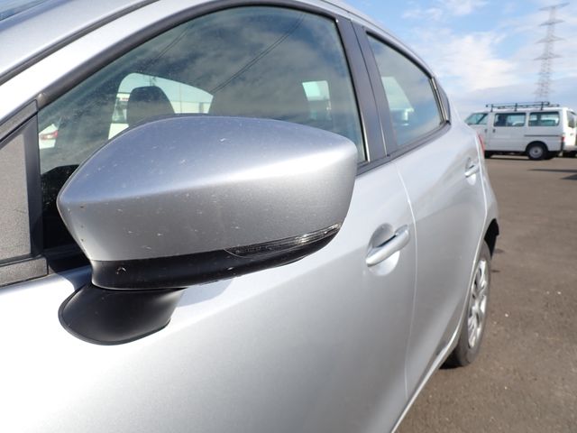 Mazda MAZDA2 2019-11 188865-4