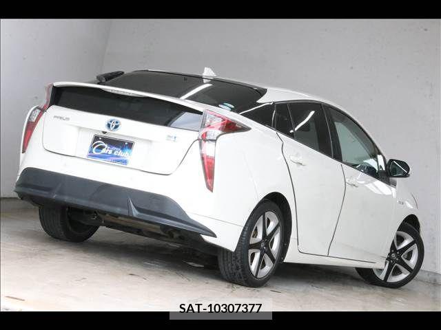 Toyota PRIUS 2017-06 352521-11