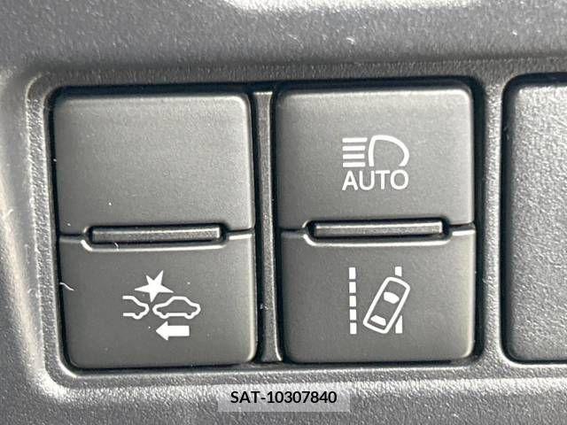 Toyota NOAH 2019-11 279470-6