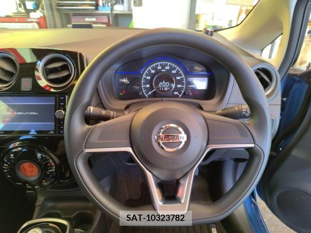 Nissan NOTE 2018-03 305419-13