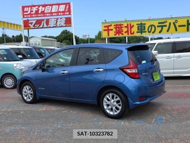 Nissan NOTE 2018-03 305419-11