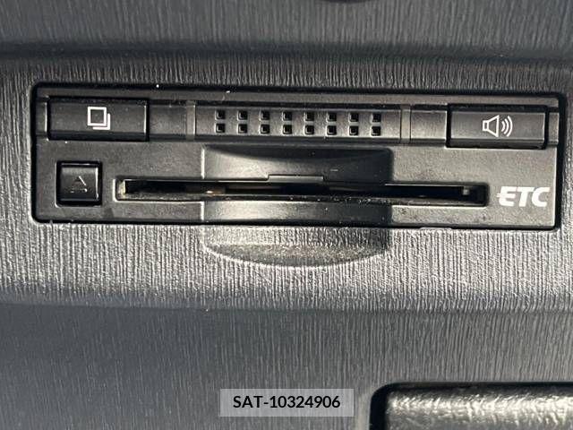 Toyota PRIUS 2013-06 322131-5