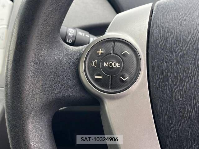 Toyota PRIUS 2013-06 322131-4