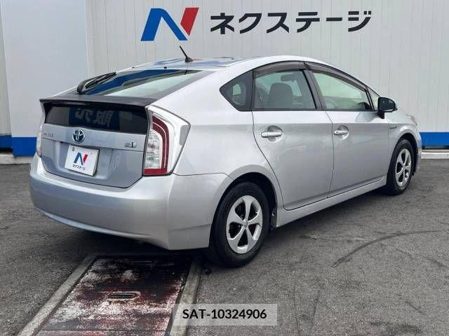 Toyota PRIUS 2013-06 322131-17
