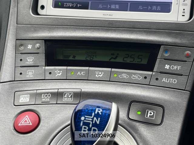 Toyota PRIUS 2013-06 322131-7