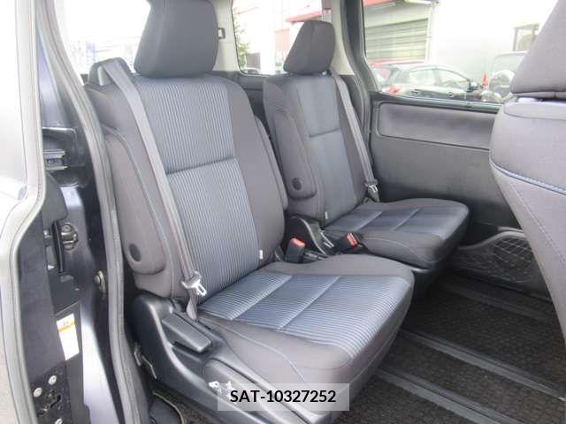 Toyota NOAH 2014-11 279481-19