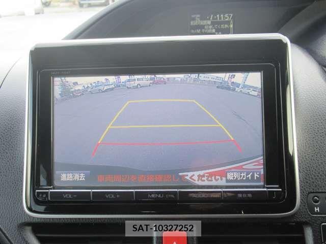 Toyota NOAH 2014-11 279481-7