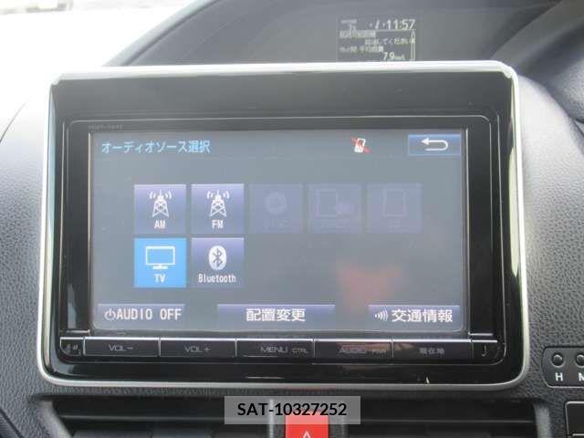Toyota NOAH 2014-11 279481-6