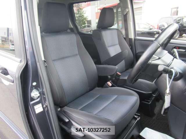 Toyota NOAH 2014-11 279481-18