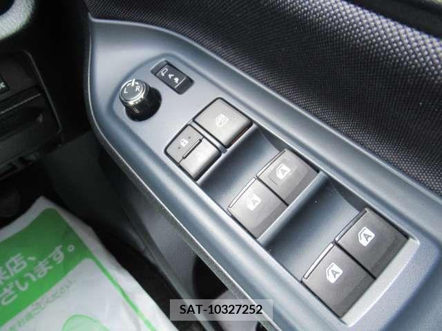 Toyota NOAH 2014-11 279481-15