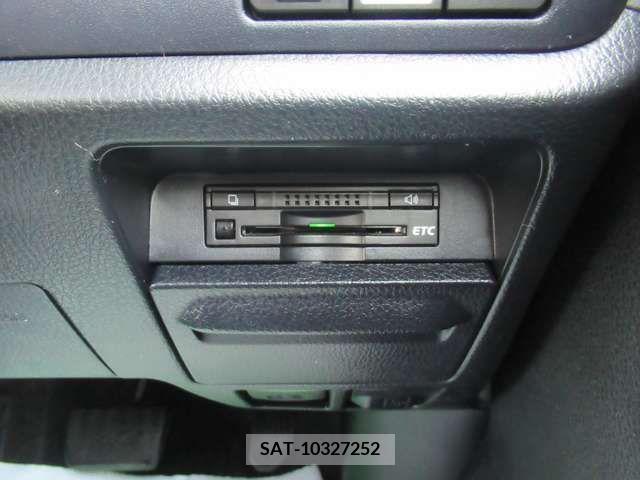 Toyota NOAH 2014-11 279481-14
