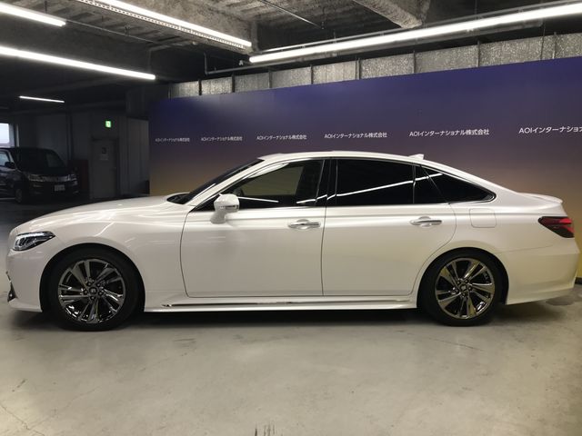 Toyota CROWN SEDAN 2021-08 8934-5