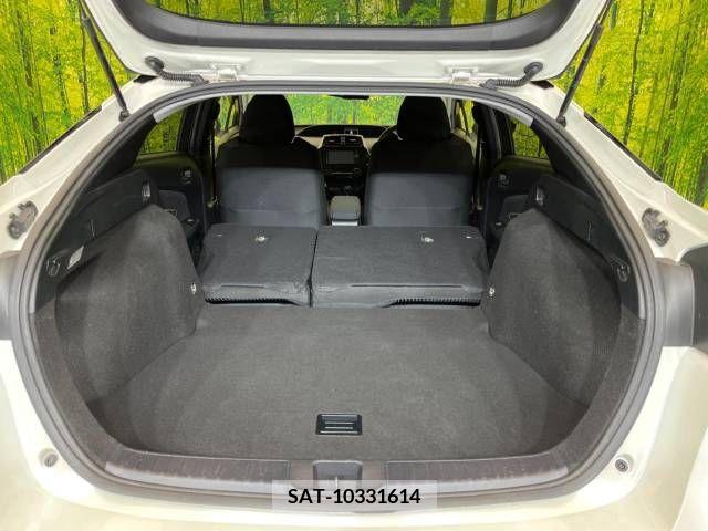 Toyota PRIUS 2018-03 216709-10