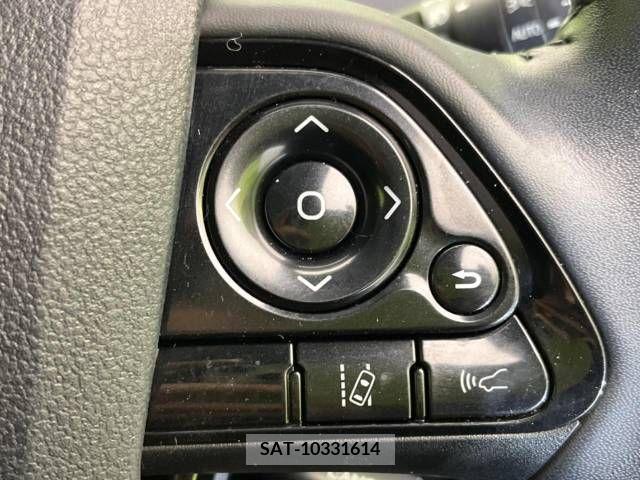 Toyota PRIUS 2018-03 216709-5