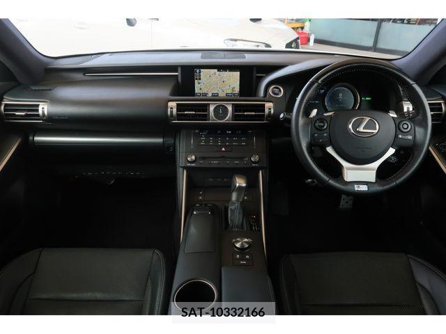 Lexus IS 2016-02 334352-5