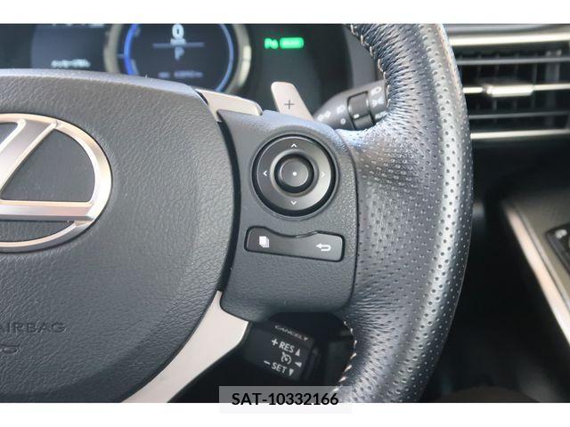 Lexus IS 2016-02 334352-16