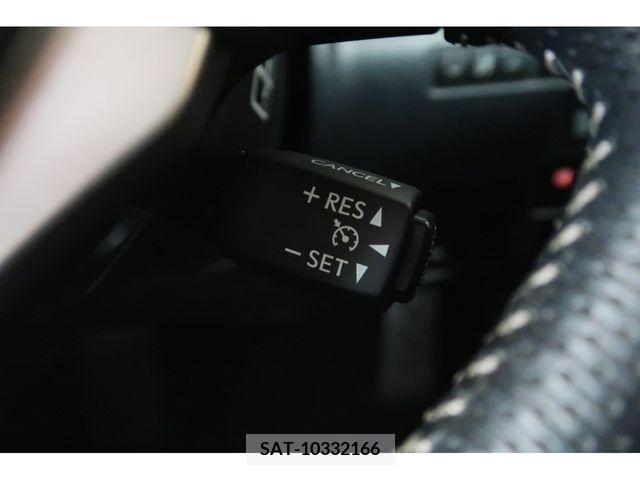 Lexus IS 2016-02 334352-17
