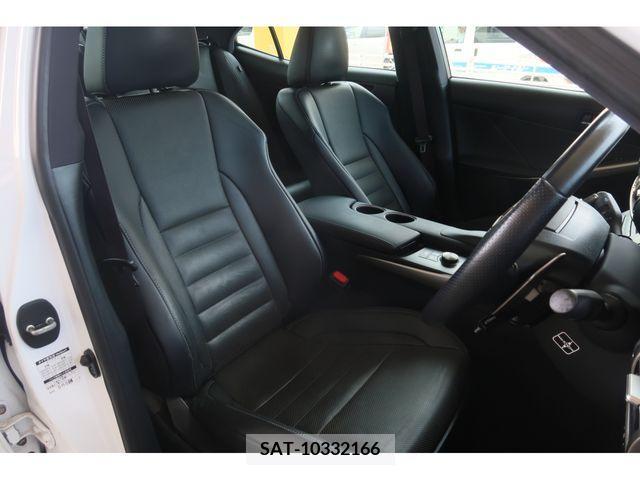 Lexus IS 2016-02 334352-25