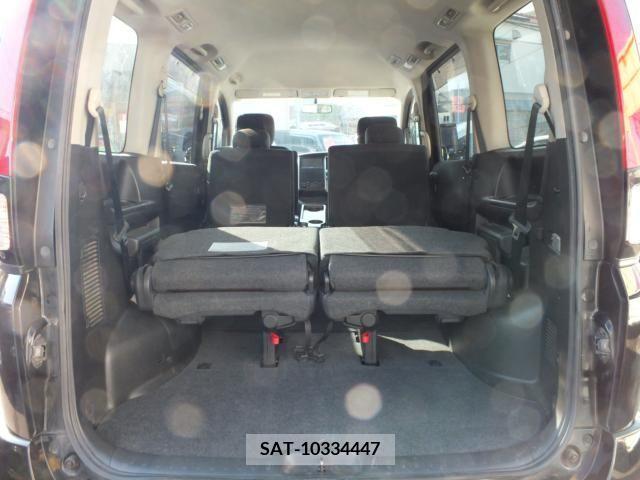 Nissan SERENA 2009-12 371888-26
