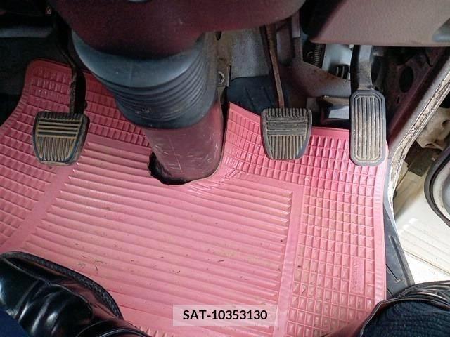 Hino DUTRO 2016-02 214028-15