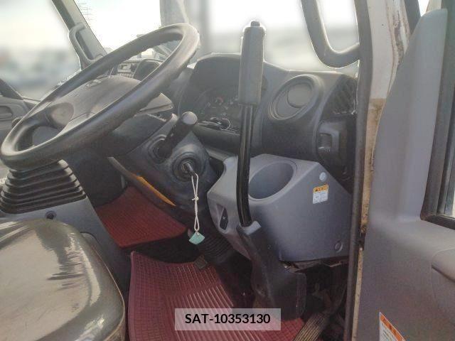 Hino DUTRO 2016-02 214028-17